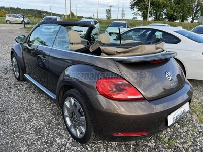 VOLKSWAGEN BEETLE 1.6 CR TDI Cabrio. Egyedi modell. '70 Jubileumi kiadás