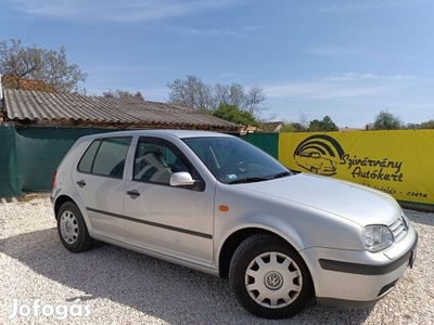 Volkswagen Golf 1.6 (Automata) Szervizkönyv! An...