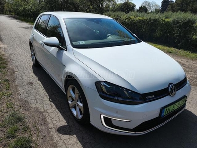 VOLKSWAGEN GOLF e-Golf magyarországi/ szervizelt/ gyári fény /android auto