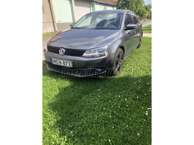 VOLKSWAGEN JETTA VI 1.2 TSI Comfortline