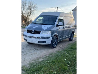 VOLKSWAGEN TRANSPORTER T5 1.9 TDI