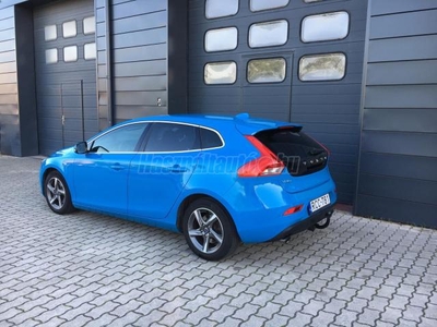 VOLVO V40 1.6 T2 Momentum SZERVIZKÖNYV /MULTIKORMÁNY / TEMPOMAT / TOLATÓRADAR