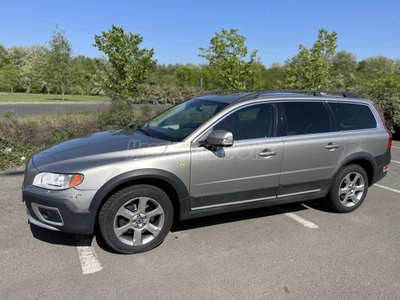 VOLVO XC70 2.4 D [D5] AWD Summum Geartronic