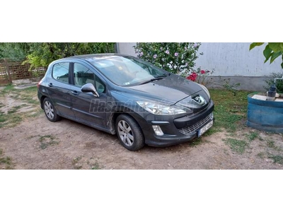 PEUGEOT 308 1.6 HDi Confort Pack