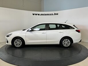 Eladó használt Hyundai i30 - I30 1.6 CRDi LP Life RMA-750 magyar. 1 tulaj. végig vezetett szervizkönyves. ÁFA-s