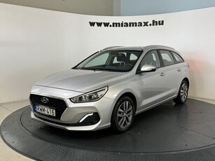 Eladó használt Hyundai i30 - I30 1.6 CRDi MP Comfort Navi Kamera Téli csomag RWM-416. magyar. 1 tulaj. márkaszervizben szervizelt