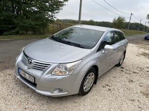 Eladó használt Toyota Avensis - 1.8, 5 ajtó, 6 fokozatú manuális / kézi váltó