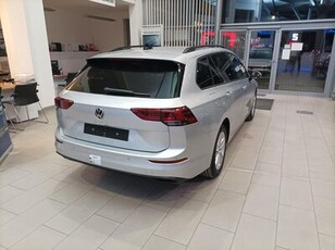 Eladó új Volkswagen Golf V - GOLF VIII Variant 1.5 eTSI Life DSG Tolató kamerával. céges vásárlás esetén