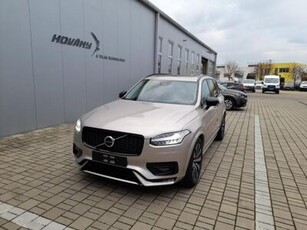 Eladó új Volvo XC90 - XC90 2.0 [T8] Ultra Dark Geartronic (7 személyes ) KÉSZLETRE ÉRKEZŐ! SZERELT TÉLIKERÉK SZETT AKCIÓVAL! ÁFÁS!