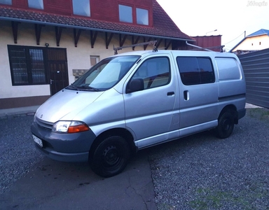 Toyota HI-ACE