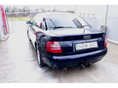 AUDI A4 1.8