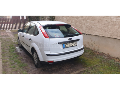 FORD FOCUS 1.4 Trend