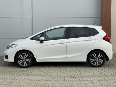 HONDA JAZZ 1.3 Elegance CVT / MAGYAR / ÚJSZERŰ / 34 E. KM / KAMERA / DIGITKLÍMA / FEHÉR-METÁL /