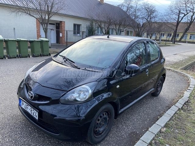 TOYOTA AYGO 1.0 AC