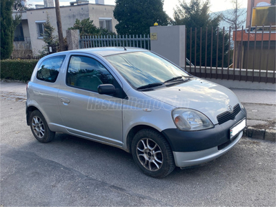 TOYOTA YARIS 1.0 Linea Terra