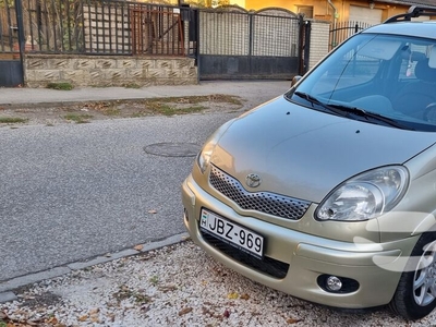 TOYOTA Yaris Verso