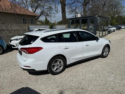 FORD FOCUS 1.5 EcoBlue Business KAMERA. NAVI. VÉGIG VEZETETT SZERVÍZKÖNYV