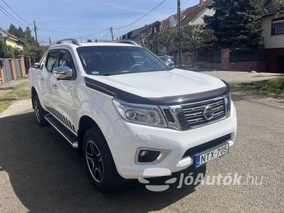 NISSAN Navara