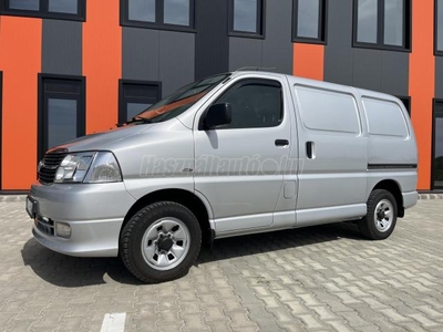 TOYOTA HI-ACE Hiace 2.5 D-4D 4x4 Panel Van