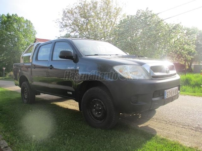 TOYOTA HI LUX Hilux 2.5 D-4D 4x4 Double Comfort AC 110.E.KM