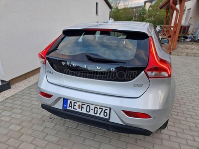 VOLVO V40 2.0 D [D2] Momentum V40