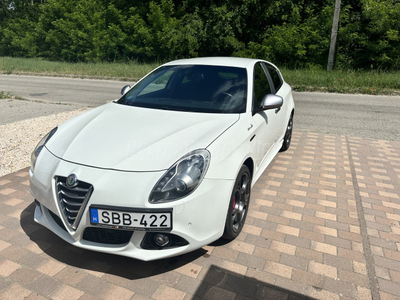 ALFA ROMEO GIULIETTA 2.0 JTDM-2 Distinctive EU6 QV Line