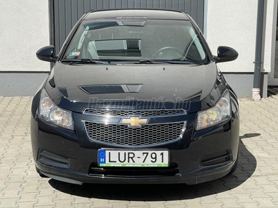 CHEVROLET CRUZE 1.6 LS ÚJ Kuplung.Friss Szerviz.Parkradar.Téli-Nyári Kerékszett