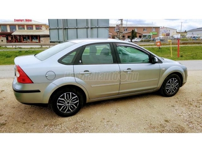 FORD FOCUS 1.6 Ghia