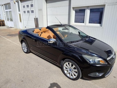 FORD FOCUS Coupe Cabrio. 2.0 TDCi Titanium Bőr ülésfűtés szervízkönyv