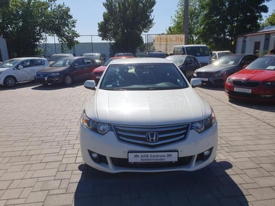 HONDA ACCORD 2.2 i-DTEC Executive +VEZ.SZ.KÖNYV+DIGITKLÍMA+ÜLÉSFŰTÉS+ELSŐ-HÁTSÓ RADAR+TEMPOMAT+