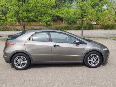 HONDA CIVIC 1.8 Executive PANORÁMATETŐS!