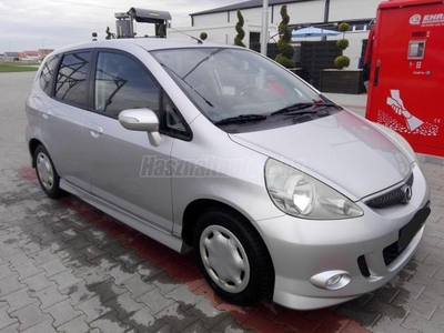 HONDA JAZZ 1.4i Sport (83LE)