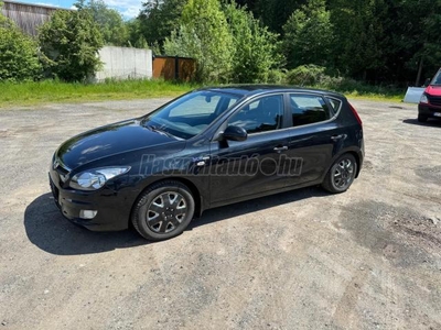 HYUNDAI I30 1.4 DOHC Comfort PLUS Digitklima 153.000 km!