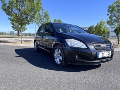 KIA CEE'D 1.4 EX