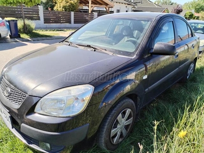 KIA RIO 1.4 EX