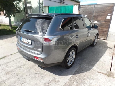 MITSUBISHI OUTLANDER 2.2 DI-D Instyle Navi 4WD (Automata)