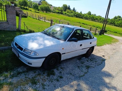 OPEL ASTRA F 1.4 16V GL