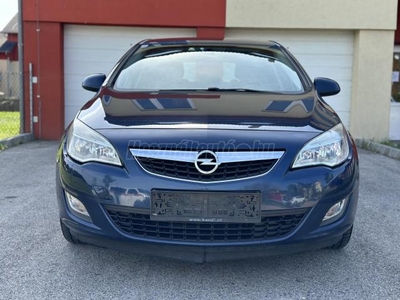 OPEL ASTRA J 1.6 Sport