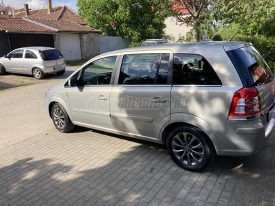 OPEL ZAFIRA 1.9 CDTI Cosmo