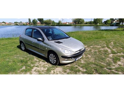 PEUGEOT 206 1.4 Riviera II.