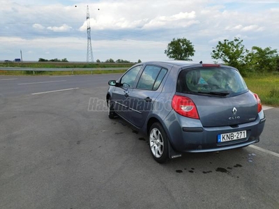 RENAULT CLIO 1.2 16V Authentique