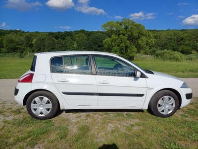 RENAULT MEGANE 1.6 Authentique Plus