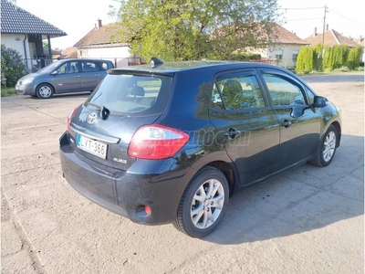 TOYOTA AURIS 1.33