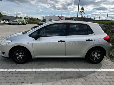 TOYOTA AURIS 1.4 Luna