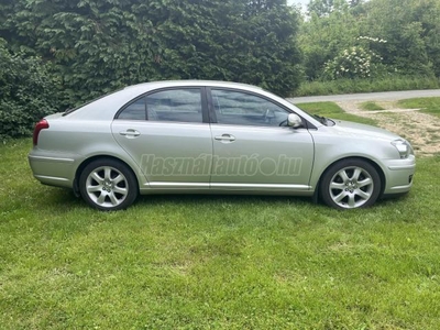 TOYOTA AVENSIS 2.0 D-4D