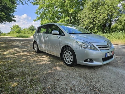 TOYOTA VERSO 2.0 D-4D Terra (5 személyes )