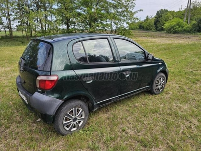 TOYOTA YARIS 1.0 Linea Terra