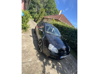 VOLKSWAGEN GOLF V 1.6 FSI Trendline