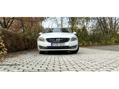 VOLVO V60 2.0 D [D4] Summum Geartronic