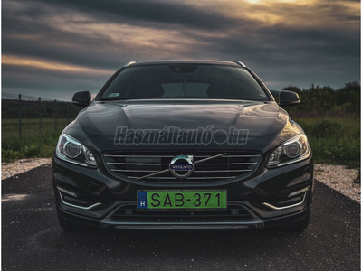 VOLVO V60 2.4 D [D6] PHEV AWD Summum Geartronic